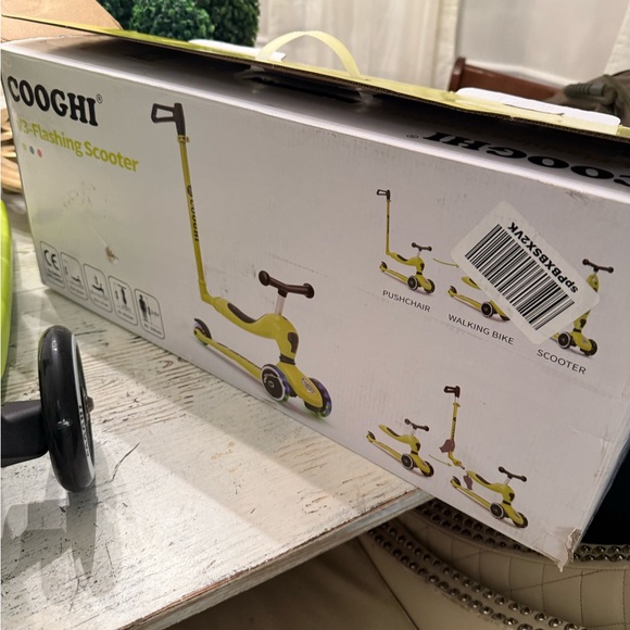 Cooghi scooter v3 Flashing Scooter - Picture 4 of 5